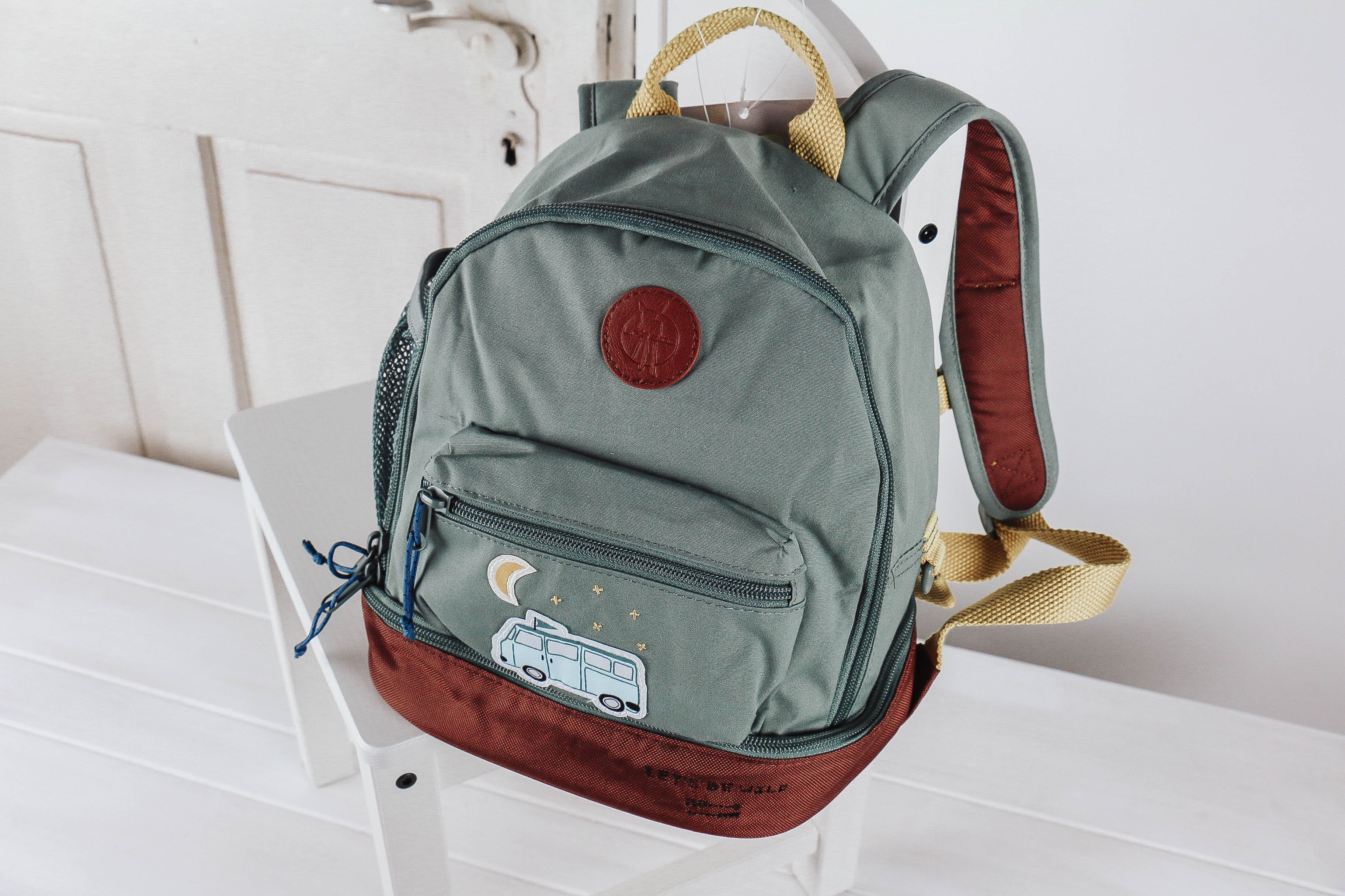 Kinderrucksack Bus olive